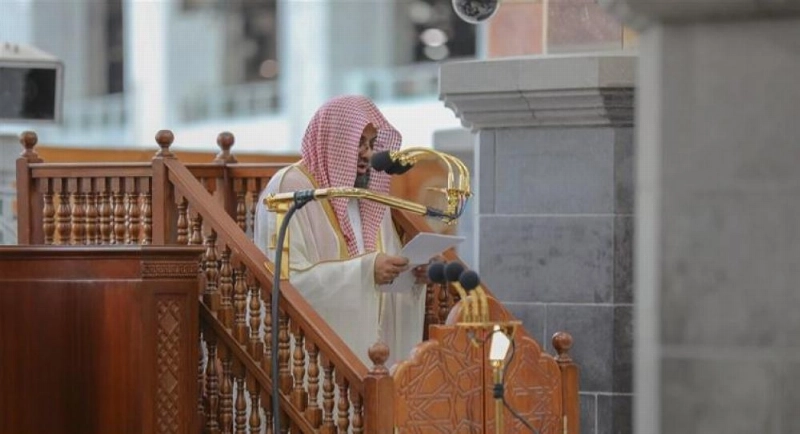 سعود الشريم خلال خطبة العيد (واس)