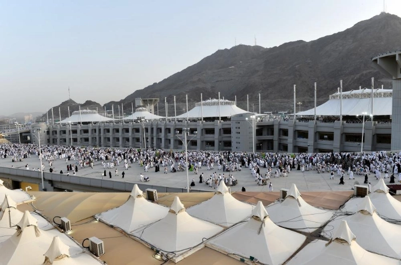 منشأة الجمرات وتبدو سهولة حركة الحجاج (مكة)