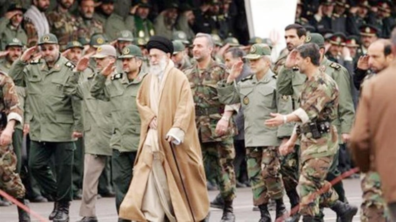 خامنئي مع الحرس الثوري (مكة)