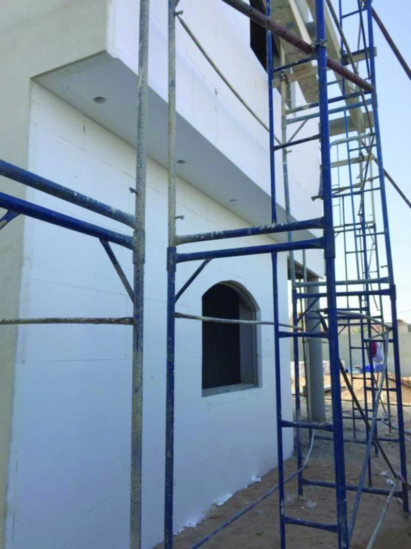 أثناء عزل أحد المباني (مكة)