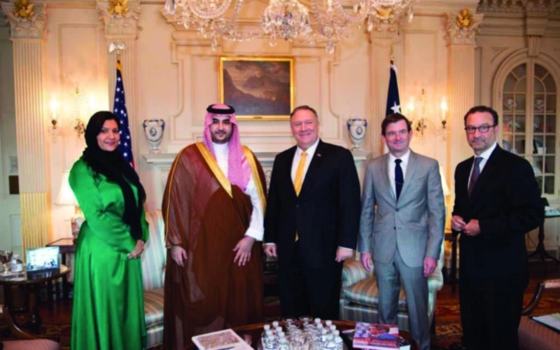 خالد بن سلمان لدى لقائه مايك بومبيو في واشنطن أمس (واس)