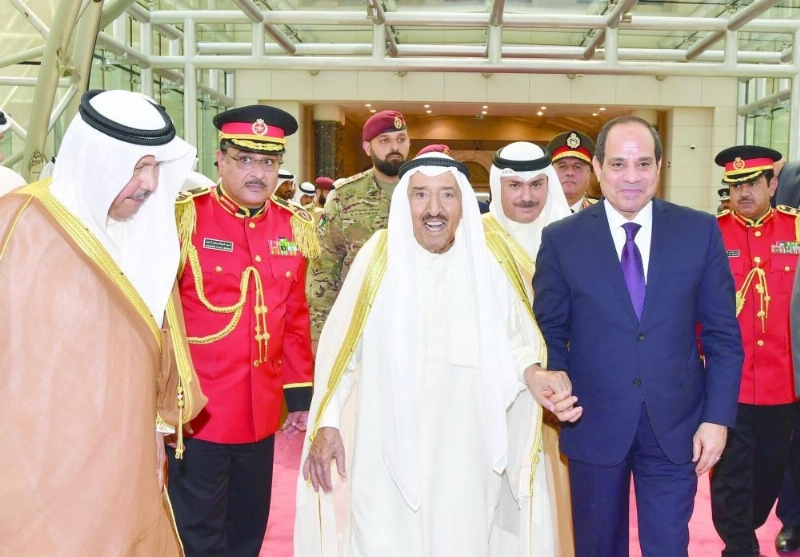 أمير الكويت يودع السيسي (كونا)