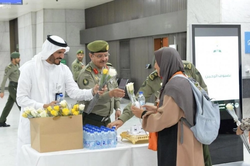 أول دفعة من المعتمرين لعام 1441هـ