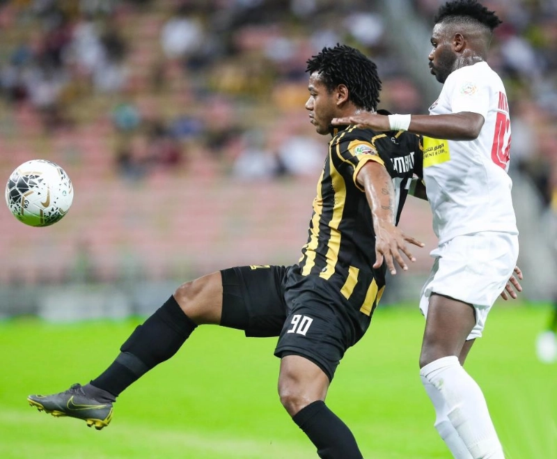 أحد لاعبي الرائد كما ظهر بمباراة الاتحاد (مكة)