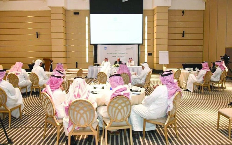 مشاركون في الورشة (واس)