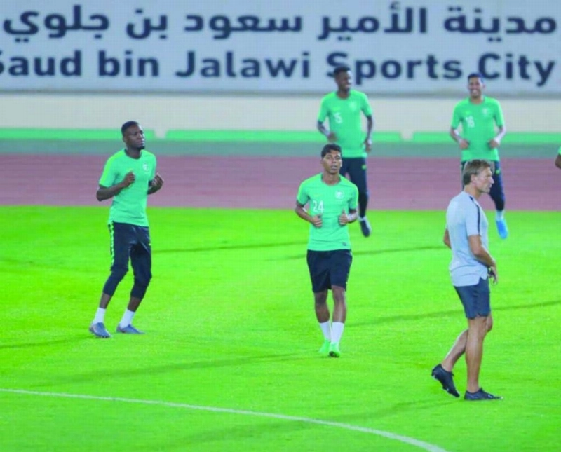 هوساوي وعبدالرحمن الدوسري خلال معسكر الأخضر بالدمام (مكة)