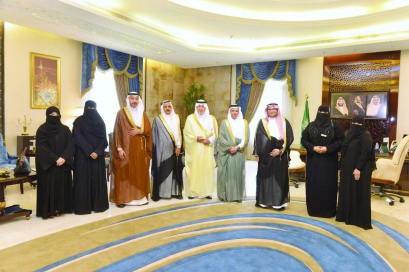 خالد الفيصل لدى استقباله راشد الغامدي (مكة)