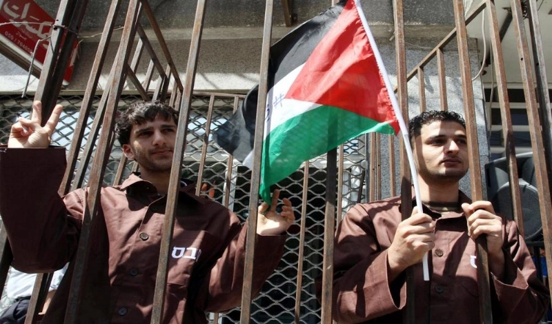 شاب فلسطيني معتقل (مكة)