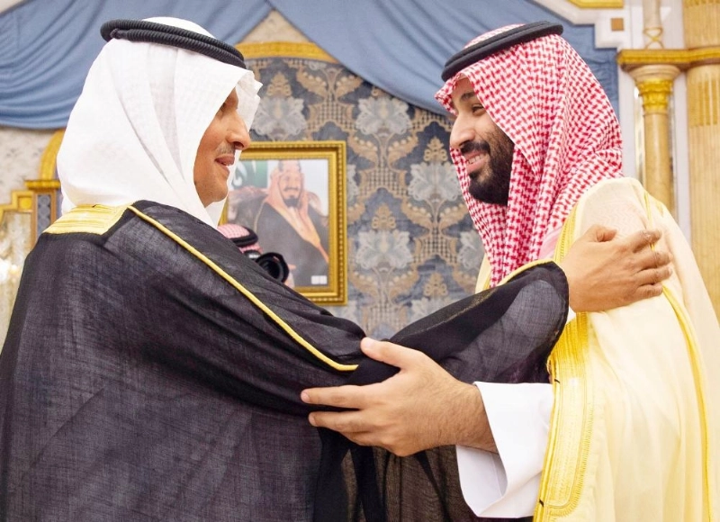 ولي العهد محييا وزير الطاقة