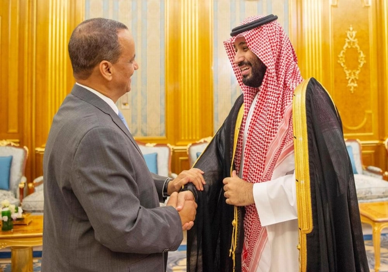 الأمير محمد بن سلمان مستقبلا إسماعيل ولد الشيخ