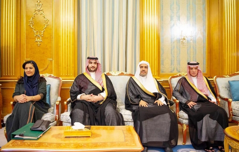 ريما بنت بندر وخالد بن سلمان ومحمد العيسى وعادل الجبير خلال اللقاء
