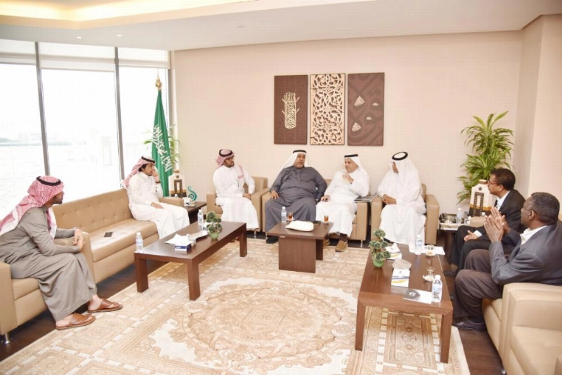جانب من الاجتماع في الغرفة التجارية الصناعية بمكة المكرمة