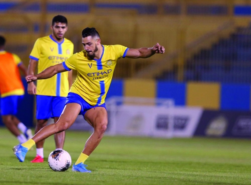 جوليانو خلال استعدادات فريقه الأخيرة (إعلامي النصر)