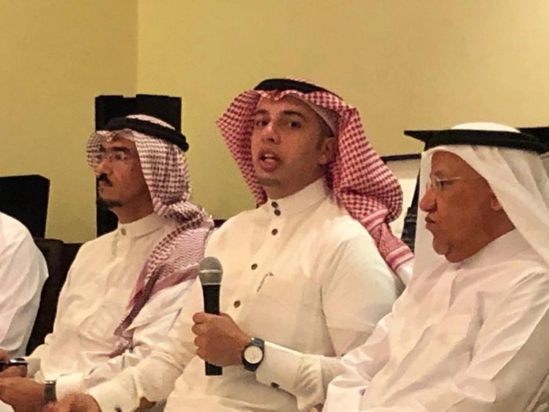 المداح متحدثا في اللقاء (مكة)