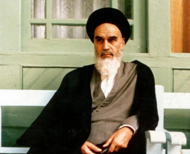 الخميني.. بدأ الانقلاب