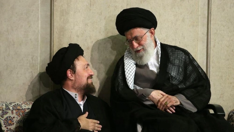 المرشد الأعلى علي خامنئي وحفيده (مكة)