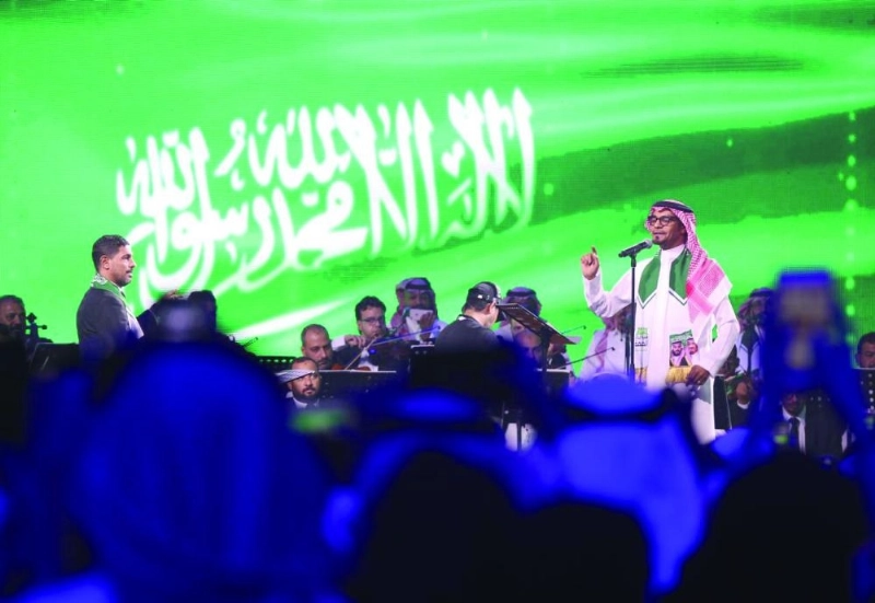 رابح صقر يشدو بأغنياته
