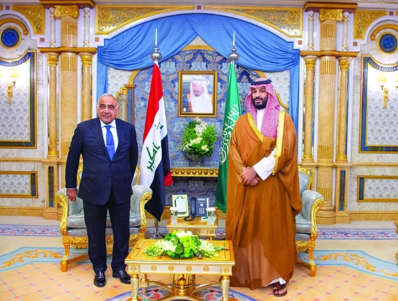 الأمير محمد بن سلمان لدى استقباله عادل عبدالمهدي أمس (واس)