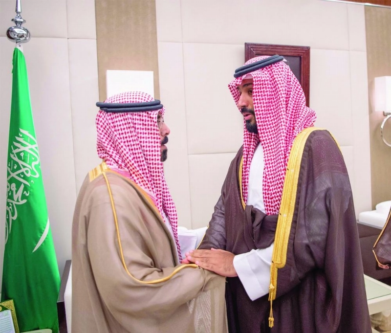 ولي العهد معزيا والد الفقيد الفغم