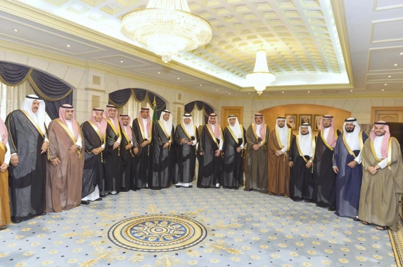 خالد الفيصل لدى استقباله أمناء المناطق (واس)