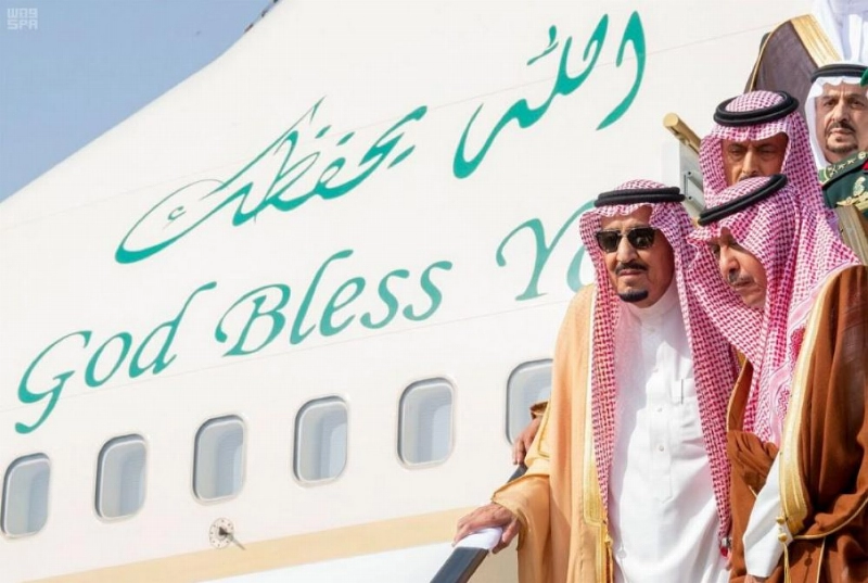 خادم الحرمين الشريفين يصل إلى الرياض قادما من جدة