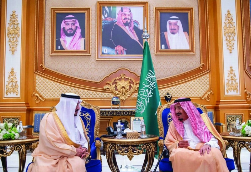 الملك سلمان لدى وصوله الرياض أمس (واس)