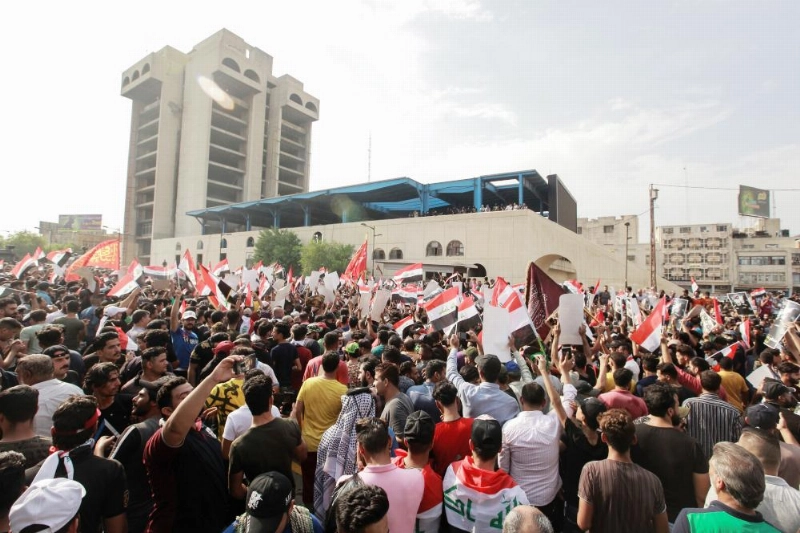 مظاهرات في قلب بغداد ( دب أ)
