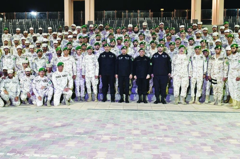 الخريجون في لقطة جماعية (مكة)