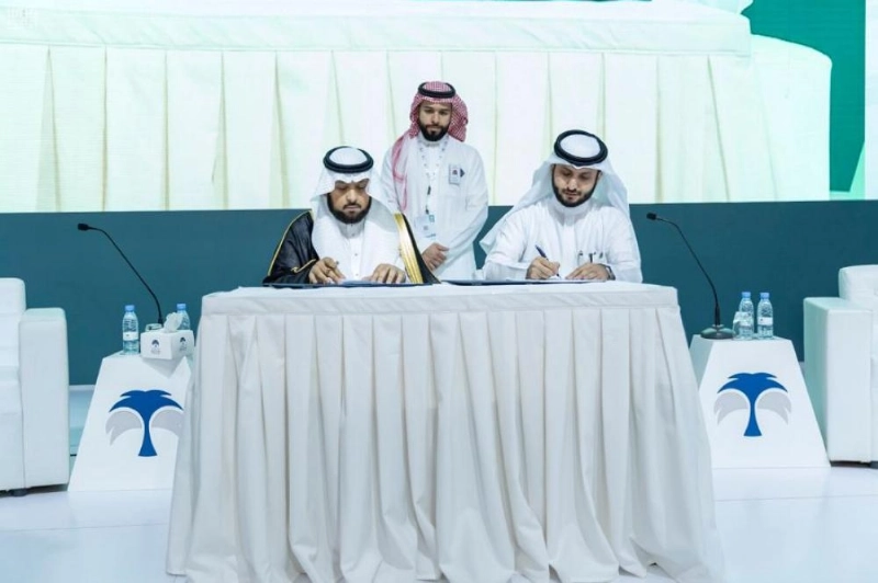 خلال التوقيع