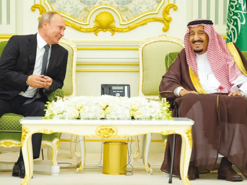 الملك سلمان وبوتين خلال توقيع الاتفاقيات (واس)