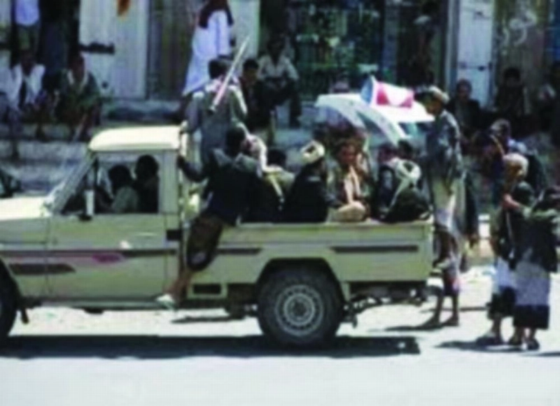بعض الحوثيين يمارسون فوضاهم (مكة)