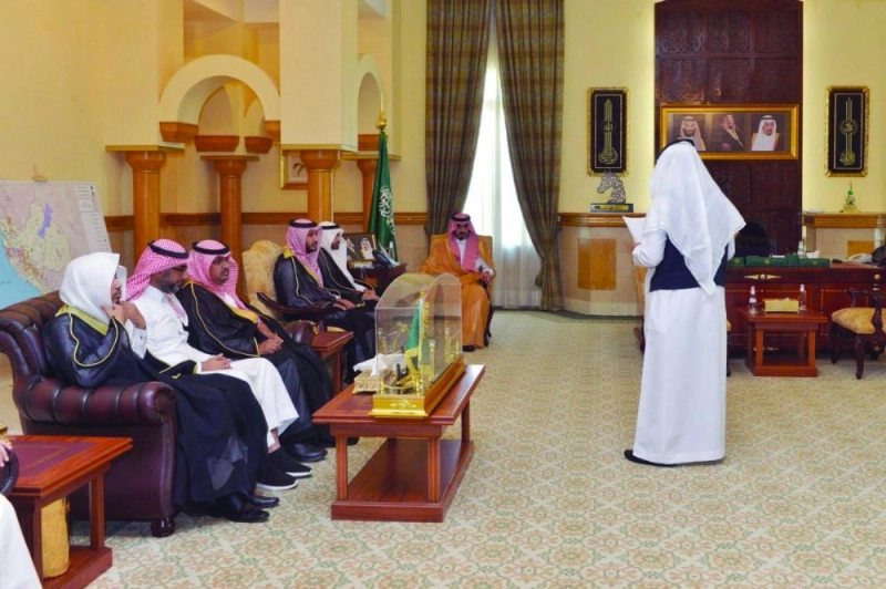 بدر بن سلطان لدى استقباله إبراهيم الزبيدي (مكة)