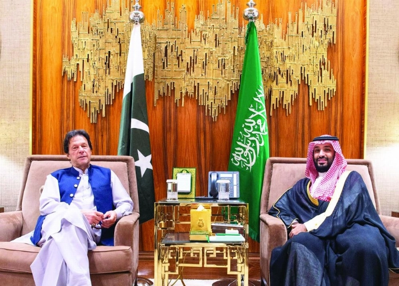 الأمير محمد بن سلمان خلال لقائه عمران خان (واس)