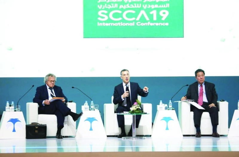 من جلسات المؤتمر (مكة)