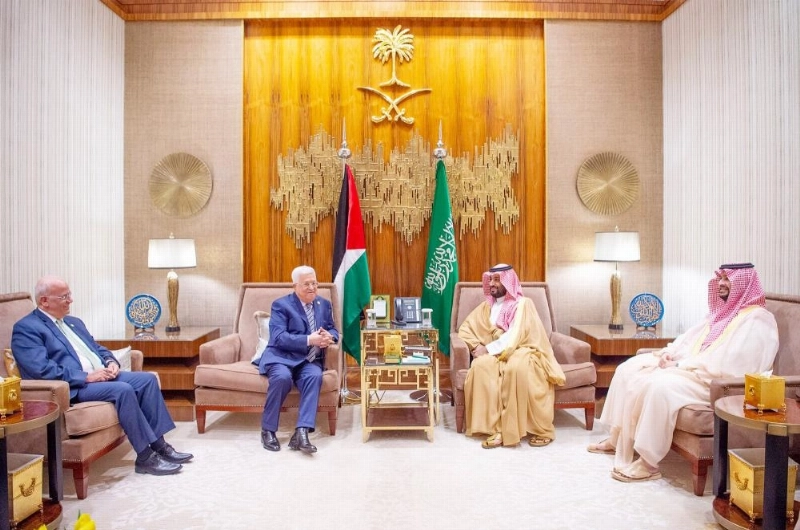 الأمير محمد بن سلمان خلال جلسة المباحثات مع محمود عباس (واس)