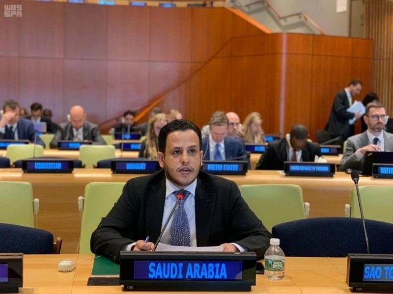 العنزي خلال إلقاء كلمة المملكة (واس)