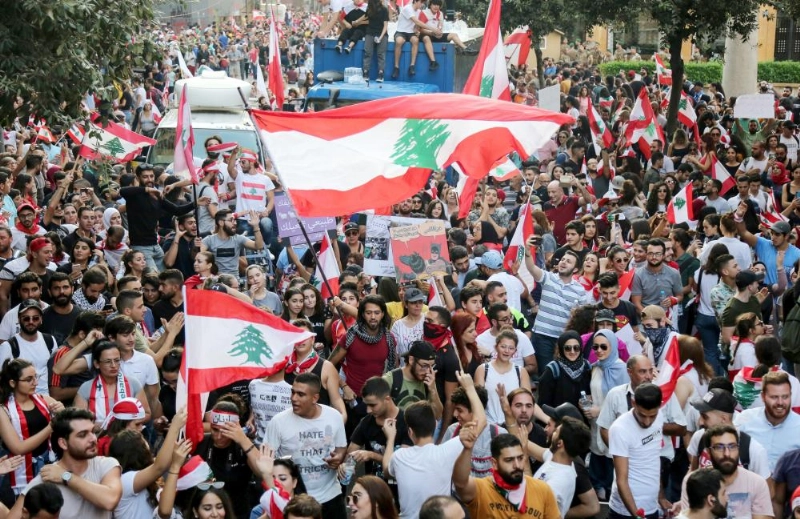 الاحتجاجات تتواصل في لبنان (د ب أ)