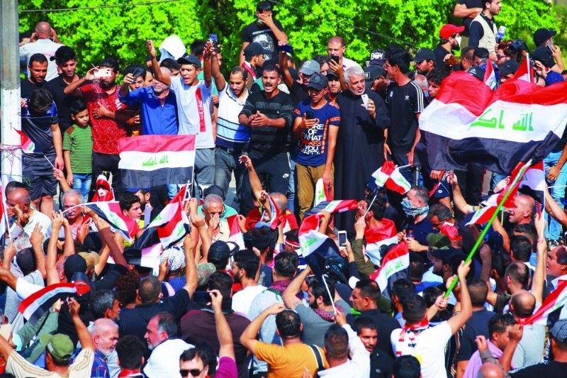 جانب من المظاهرات في العراق (د ب أ)