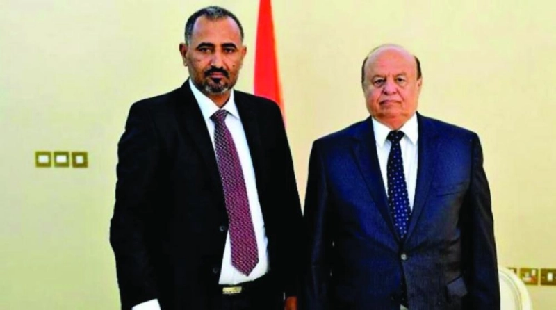 الرئيس اليمني ورئيس الانتقالي الجنوبي عيدروس الزبيدي في لقاء سابق (مكة)