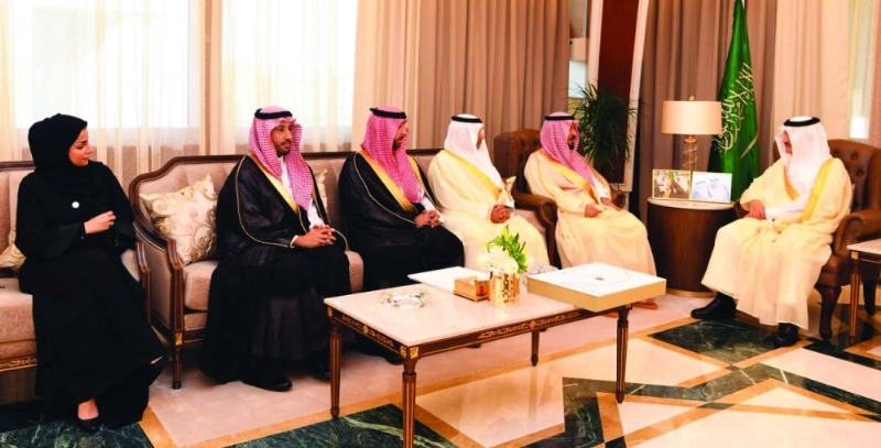 سعود بن نايف خلال اللقاء أمس (مكة)