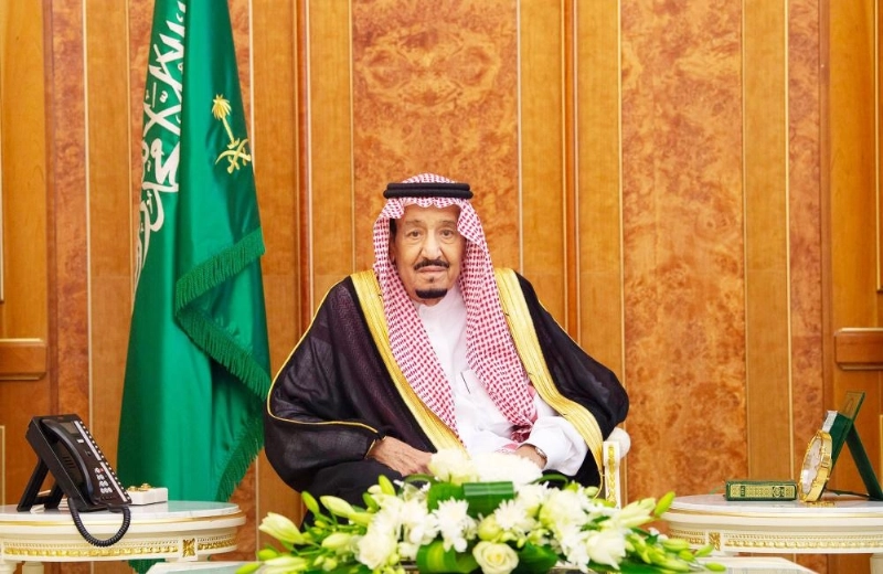 خادم الحرمين خلال أداء وزيري الخارجية والنقل القسم (واس)