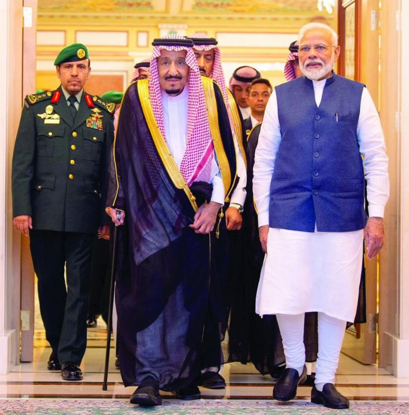 خادم الحرمين لدى استقباله رئيس وزراء الهند (واس)
