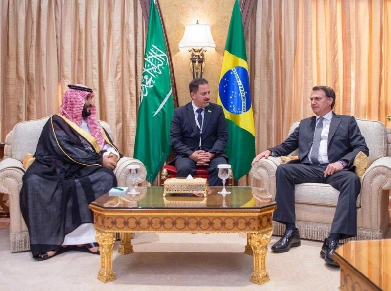 ولي العهد خلال لقائه جايير بولسونارو أمس (واس)