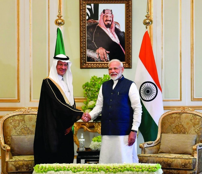 من لقاء مودي وعبدالعزيز بن سلمان (واس)