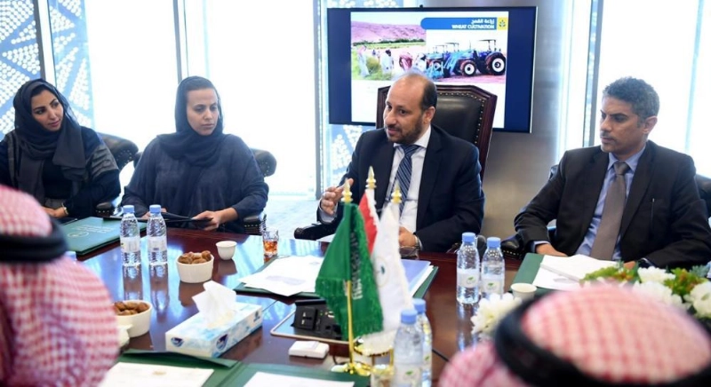 العوج : المشاريع السعودية رسالة أمل للمواطن اليمني
السفير آل جابر: الشعب اليمني في قلب واهتمام القيادة السعودية