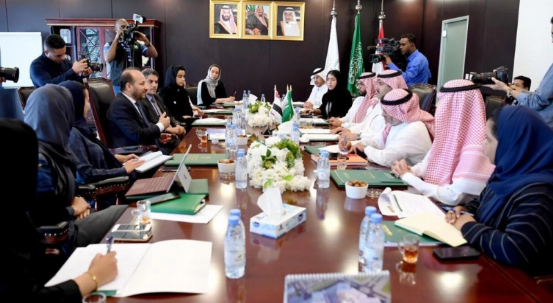 العوج : المشاريع السعودية رسالة أمل للمواطن اليمني
السفير آل جابر: الشعب اليمني في قلب واهتمام القيادة السعودية