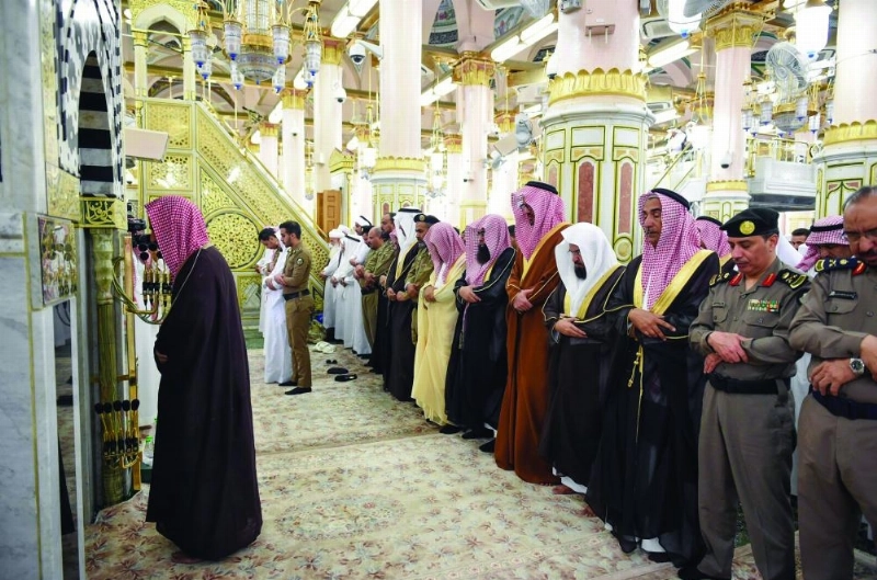 من الصلاة في المسجد النبوي
