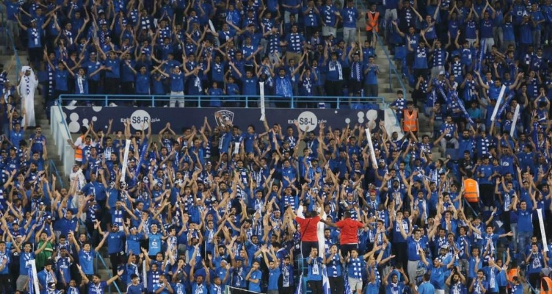 جمهور الهلال في مباراة أوراوا (ياسر بخش)
