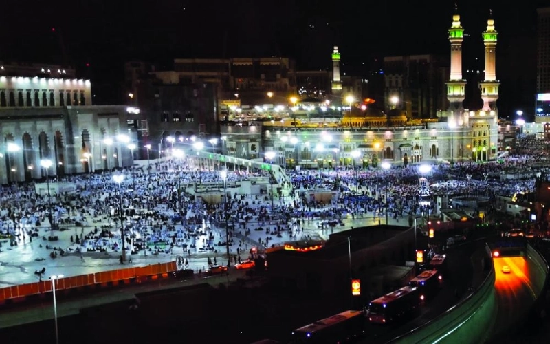 منظر ليلي من ساحة المسجد الحرام (أنس الحارثي)