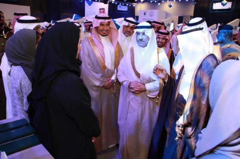 البتال والبواردي خلال الجولة على المعرض (مكة)
